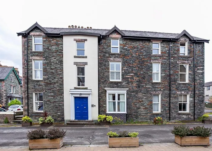 Carlton 2 A Large Modern Keswick Appt With Parking