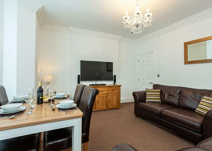 Carlton 2 A Large Modern Keswick Appt With Parking